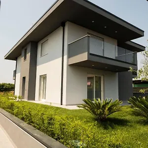 marali-lake-apartments.it-lombardy.com/