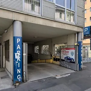 Prestigioso Trilocale Sui Navigli Con A/c & Wi-fi , Milano Italia